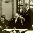 1938, les persécutions exercées par le régime nazi sur des centaines de milliers de citoyens allemands puis autrichiens, en majorité juifs, s'aggravent ...