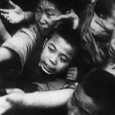 Entre 1958 et 1962, la Chine a vécu une immense tragédie. Le « Grand bond en avant » conçu par Mao a entraîné une famine dramatique et provoqué la mort de 30 à 50 millions de personnes.